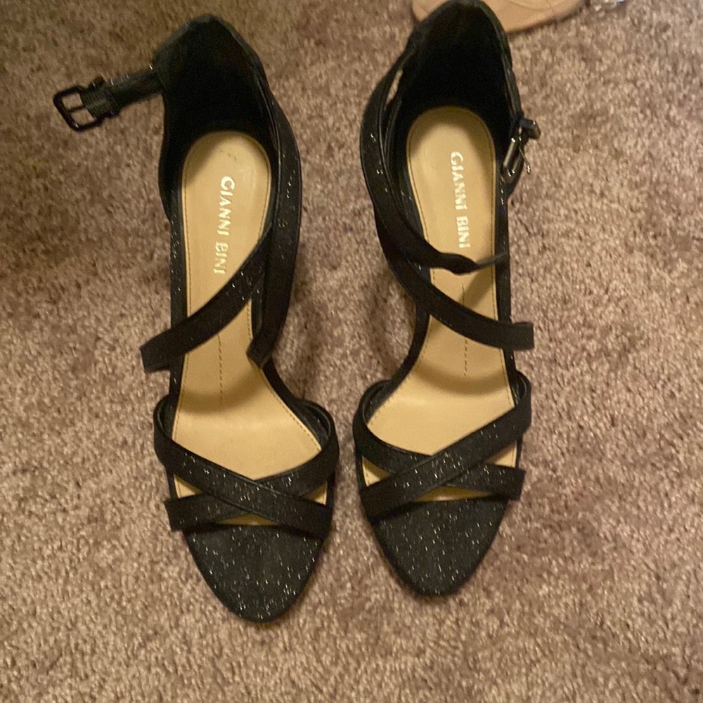 Never worn Gianni Bini shoes